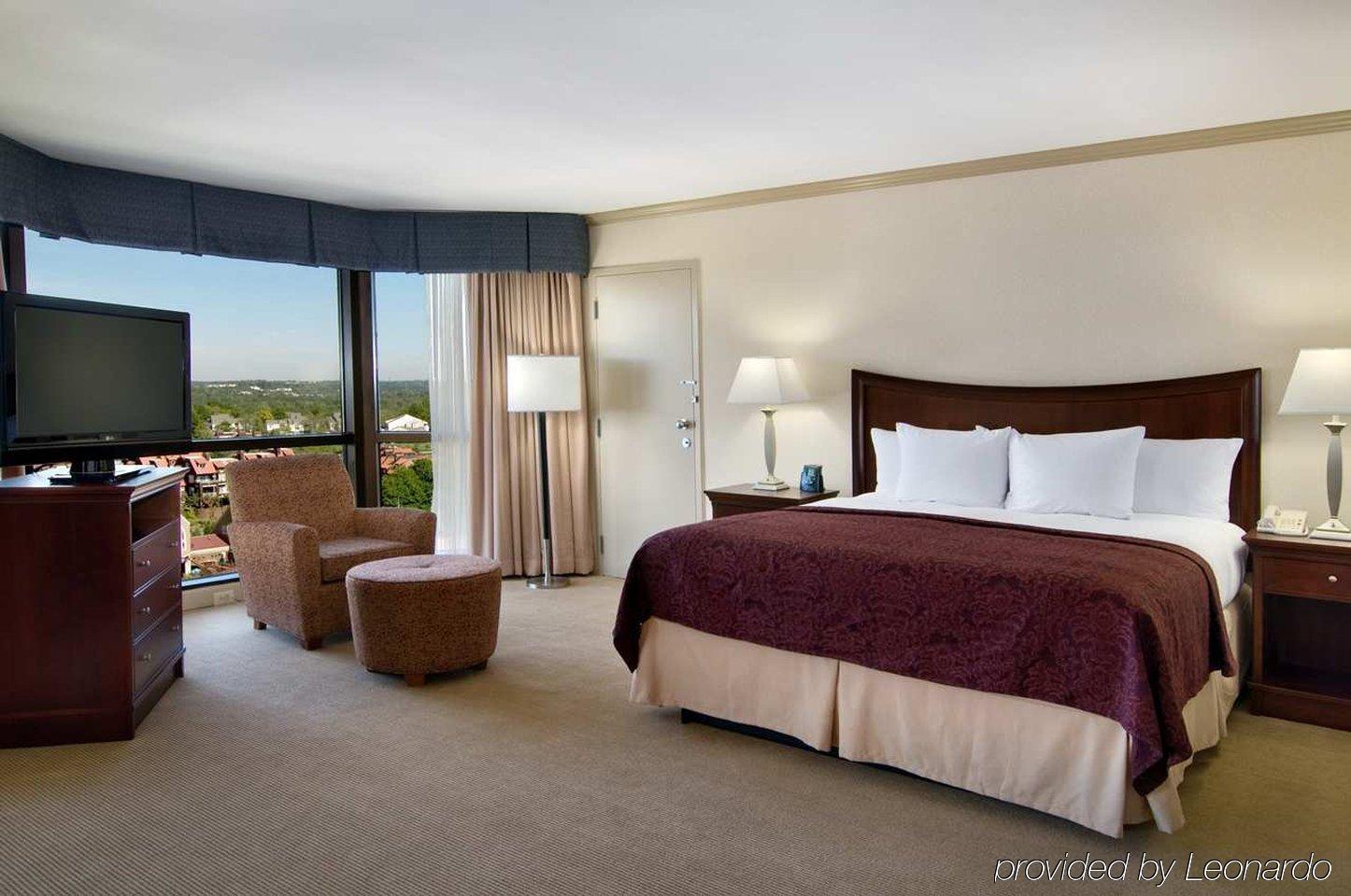 Hilton Charlotte University Place Exterior foto